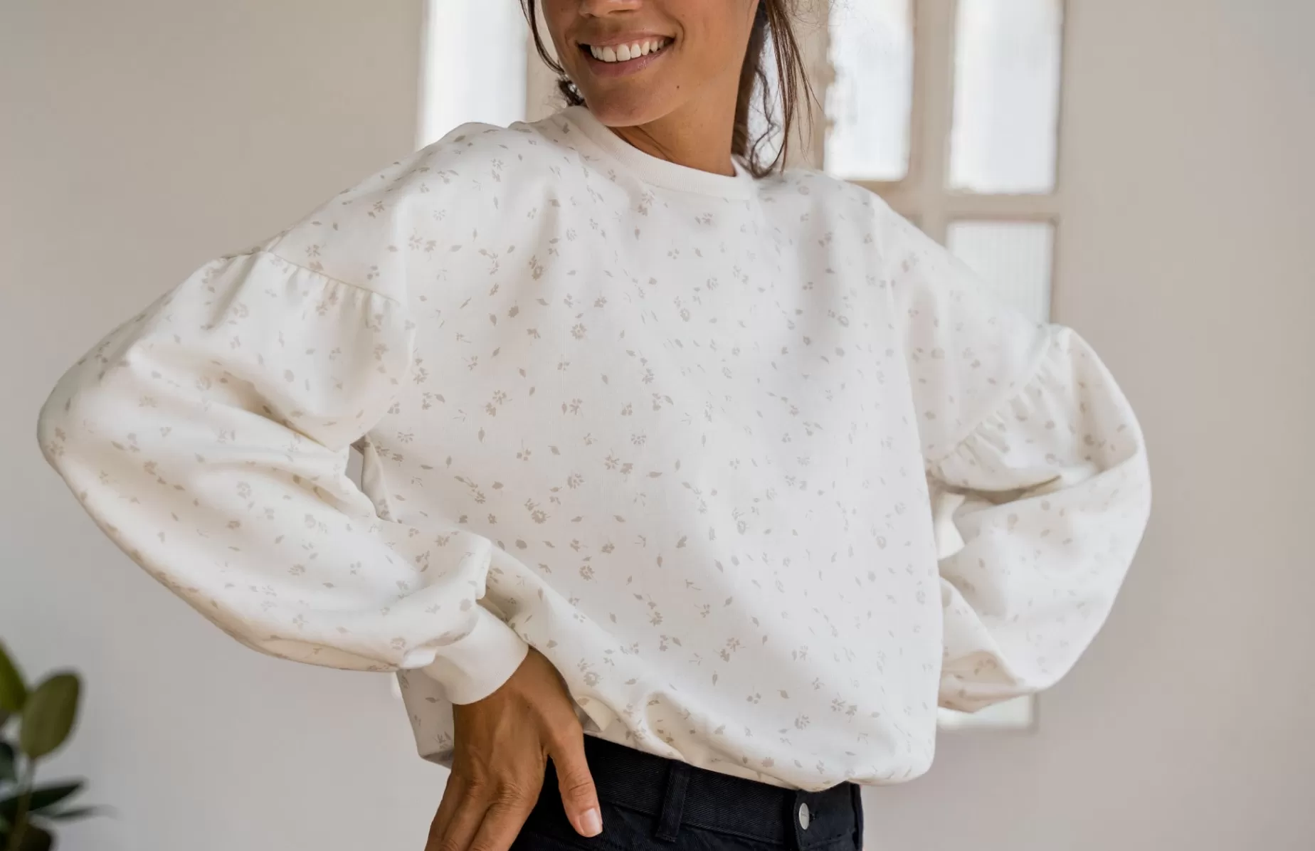Sweatshirts*TWOTHIRDS Rotuma Blumiges Gebrochenes Weis