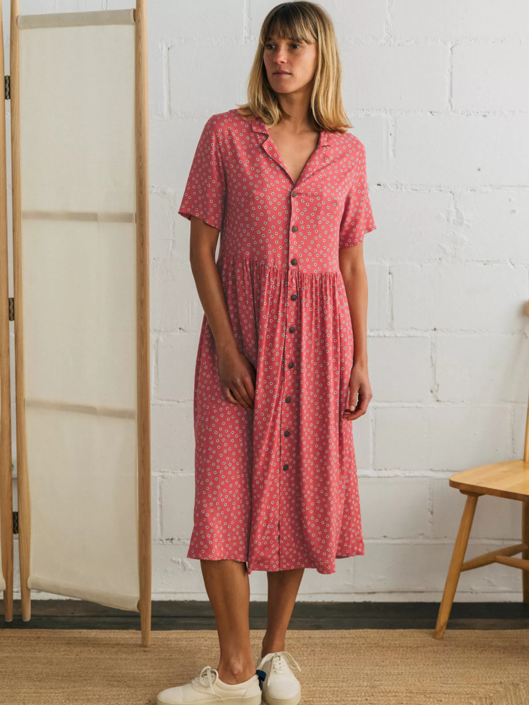 Kleider*TWOTHIRDS St. Helena Rote Ganseblumchen